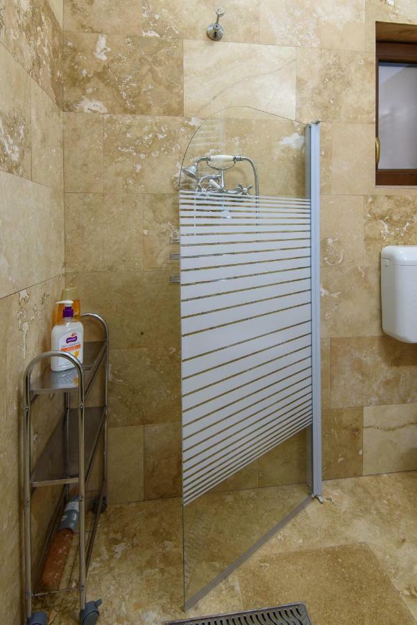 Daly 1 Apartament *